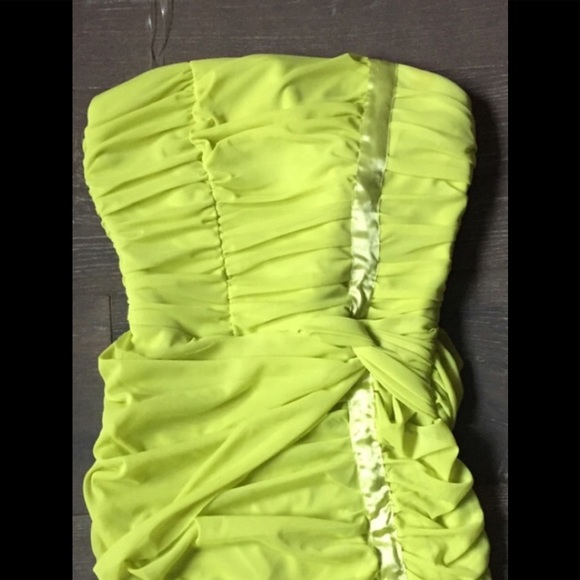 NEW Cutest dress size 7 never worn Make an offer - Picture 2 of 4